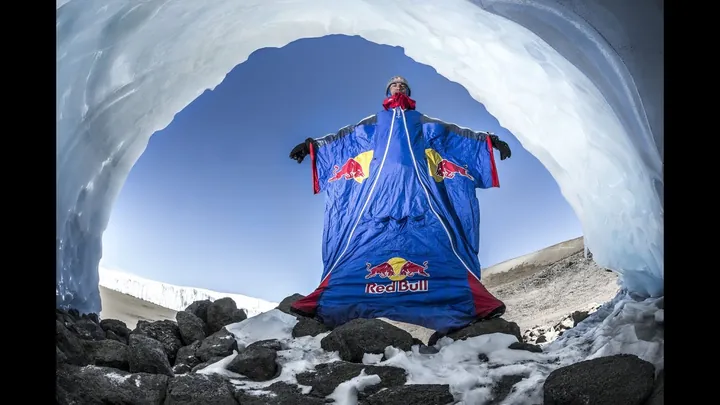 BASE jump från Kilimanjaro
