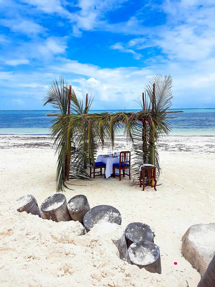 Strandmiddag för två på Zanzibar Strandmiddag för två på Zanzibar